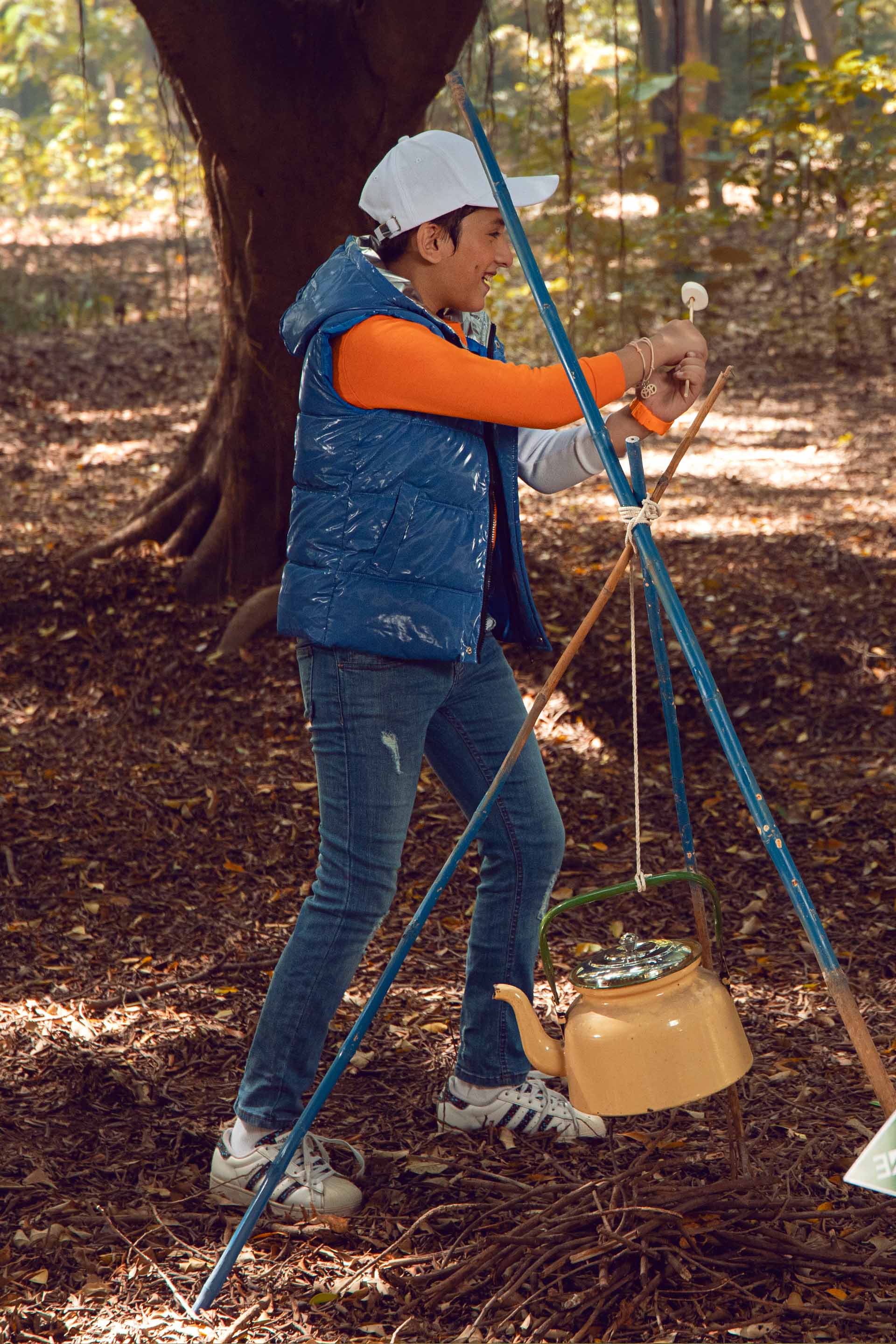 Sleeveless Puffer Blue - Image 4