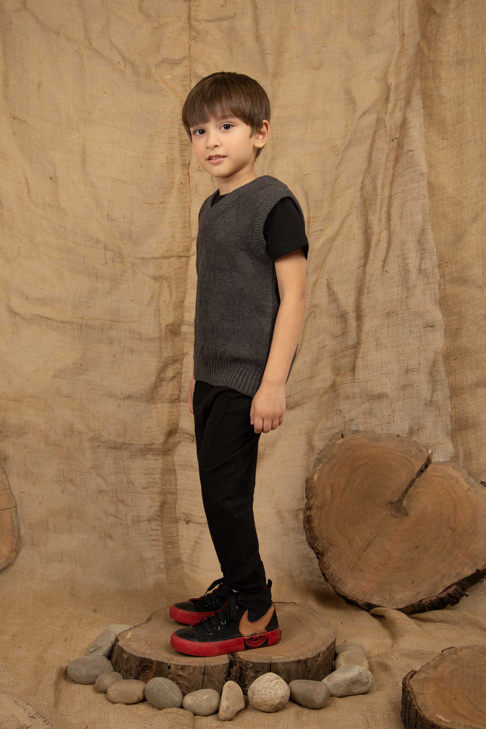 Sleeveless Sweater Charcoal - Image 2
