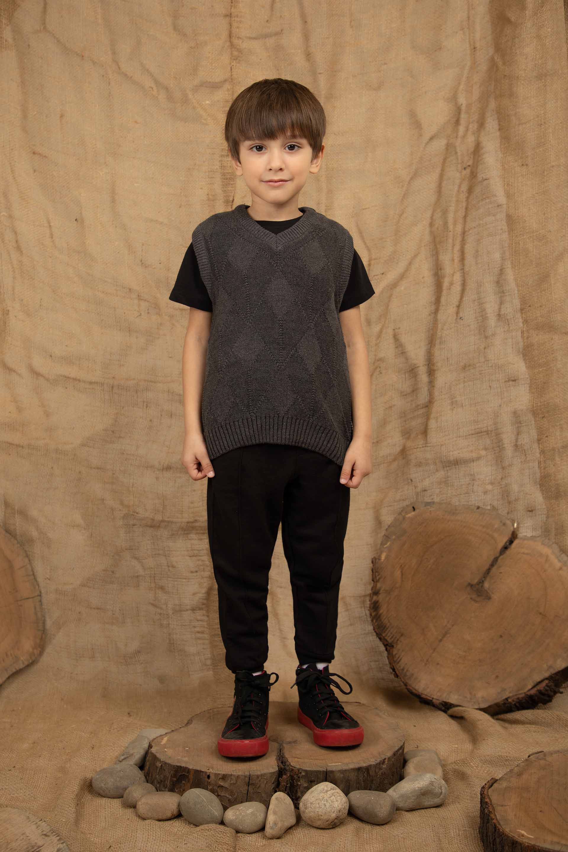 Sleeveless Sweater Charcoal - Image 3