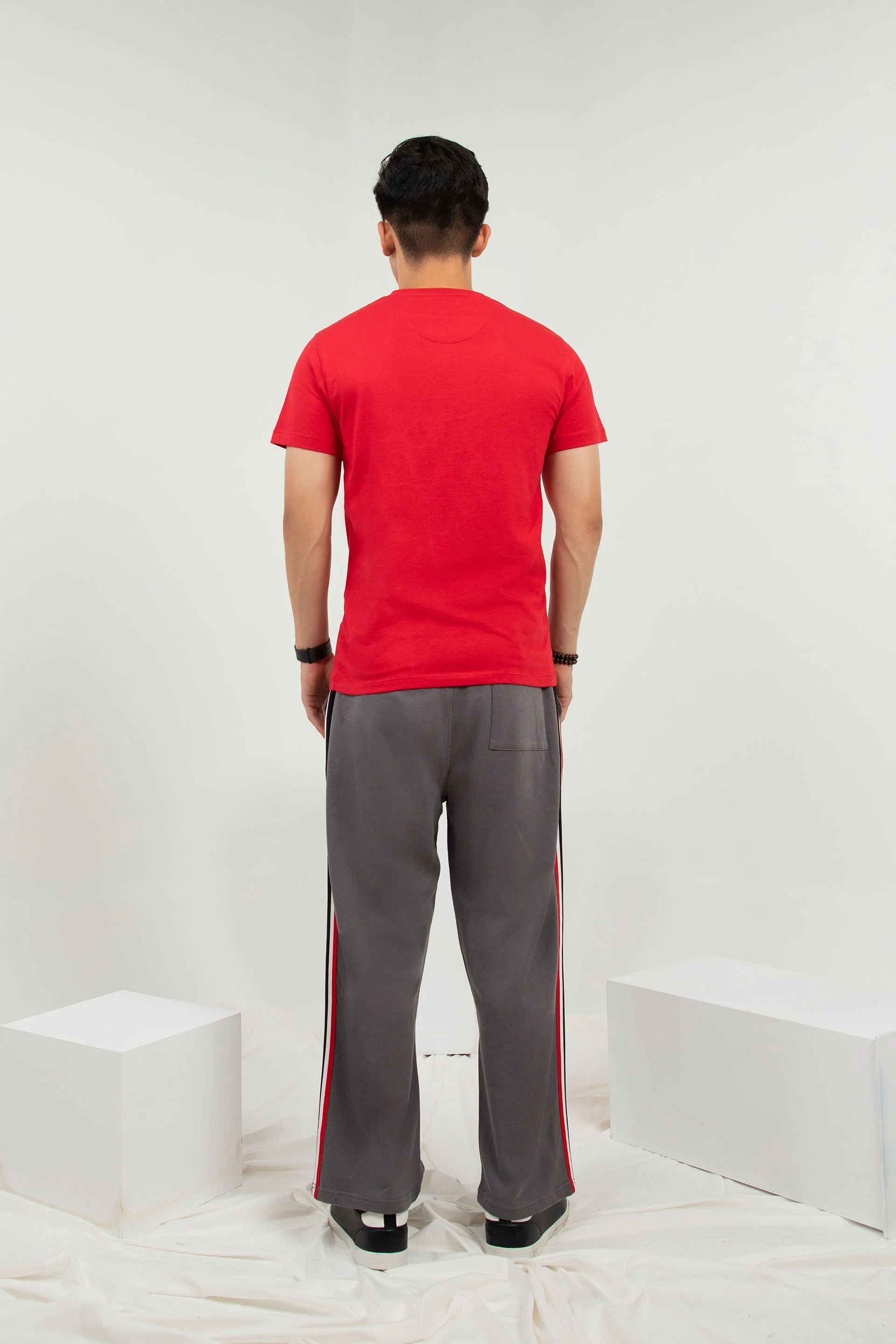 Graphic Tee Burgundy - Image 4