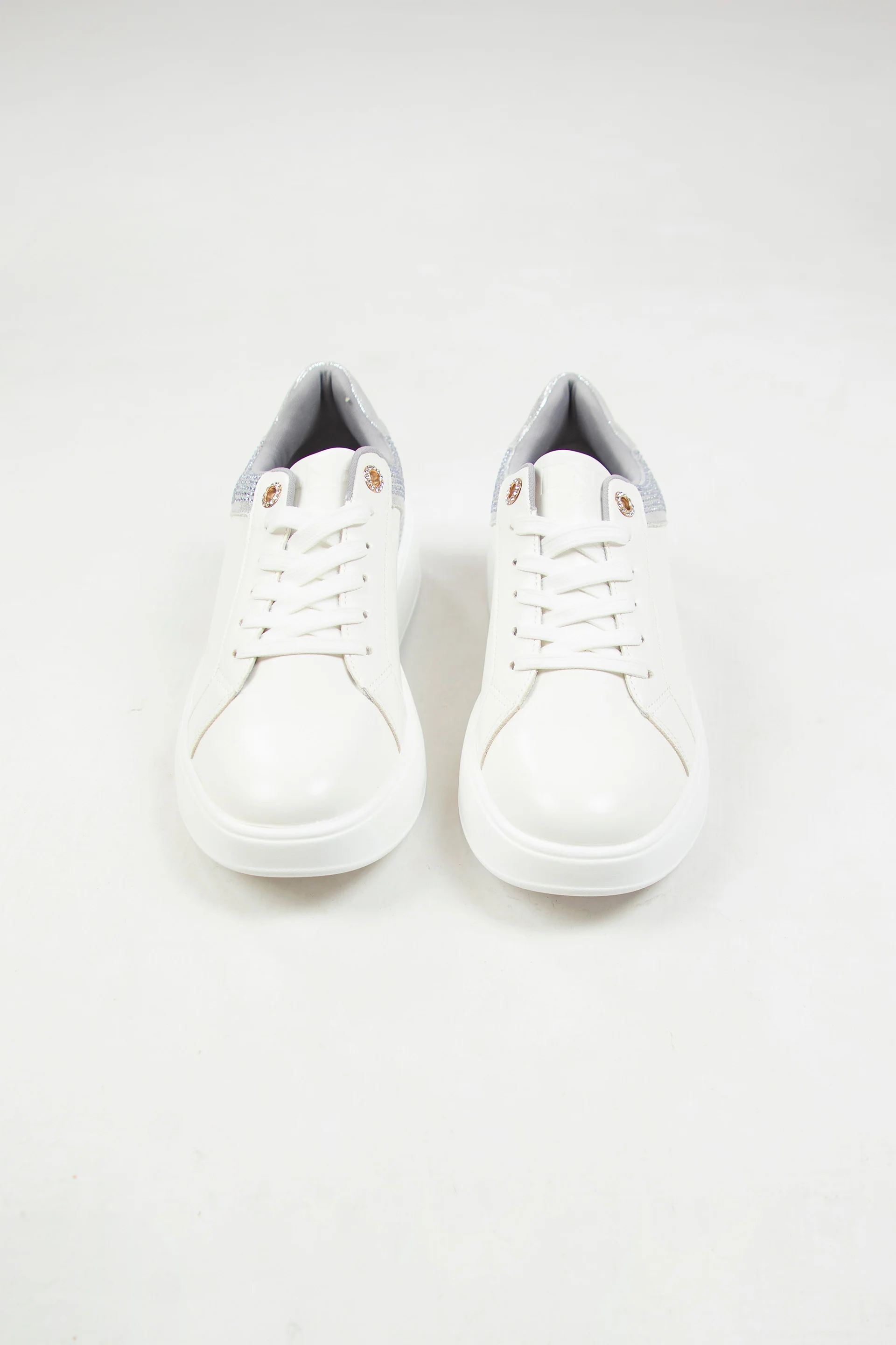 Contrasting Sneakers - Image 2