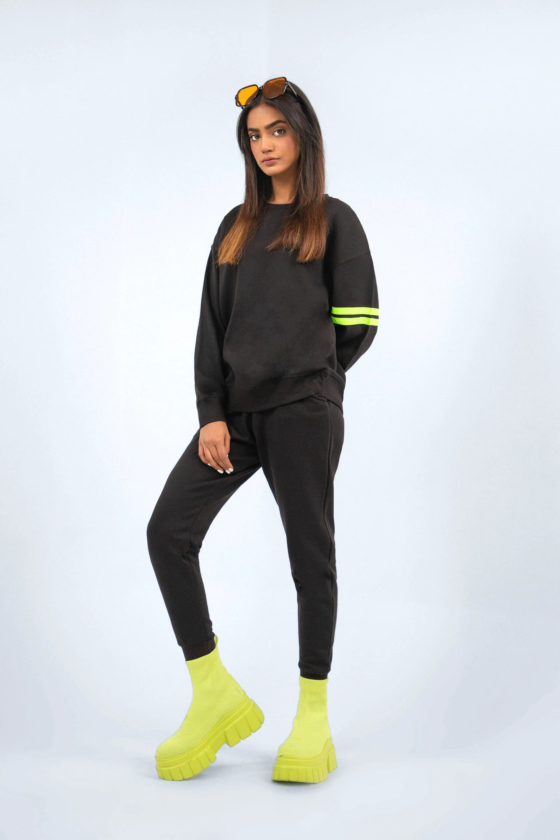 Basic Sweatshirt Black - Image 3