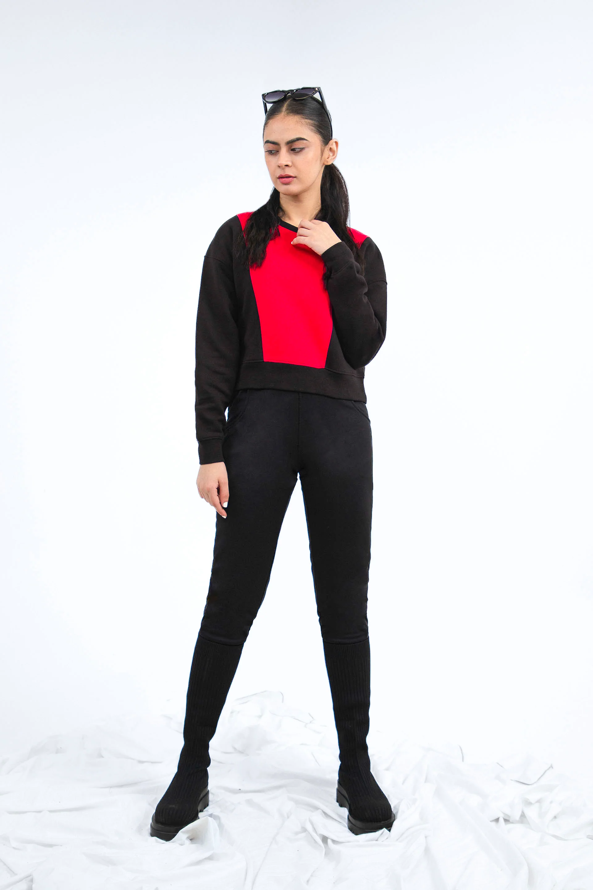 Contrasting Sweatshirt Black/Pink - Image 2