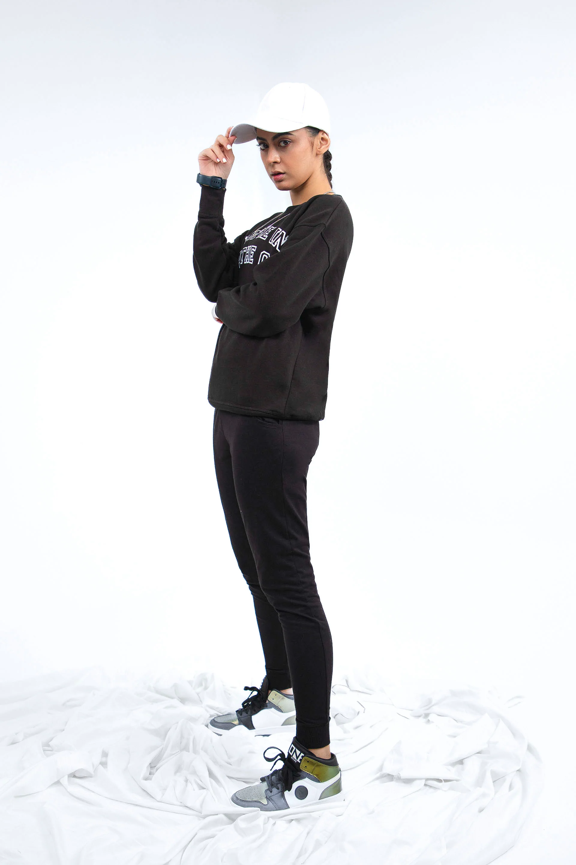 Statement Sweatshirt Black - Image 3