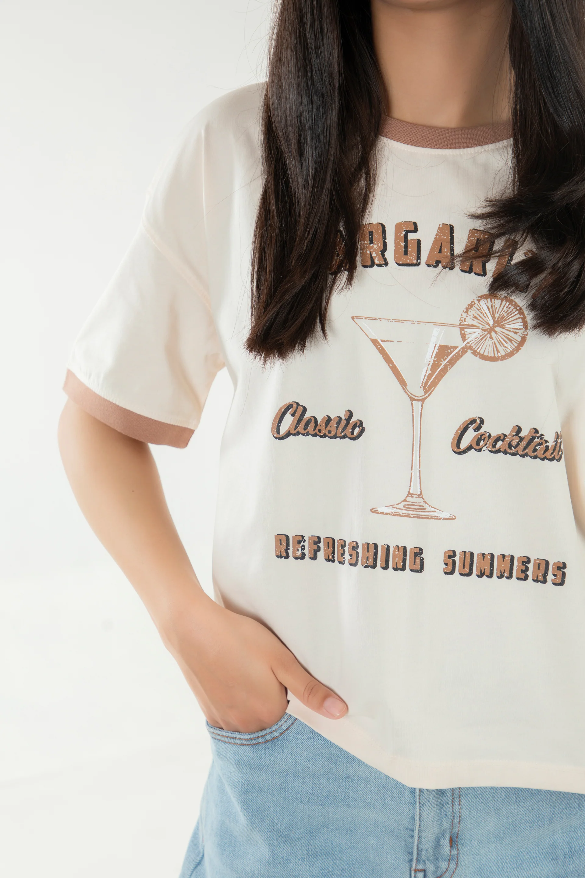 Contrasting Graphic Tee - Image 3