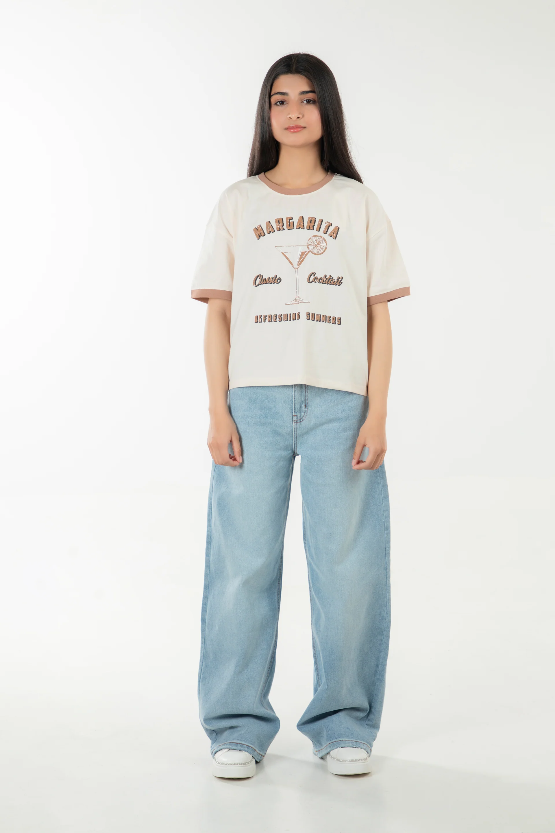 Contrasting Graphic Tee - Image 4